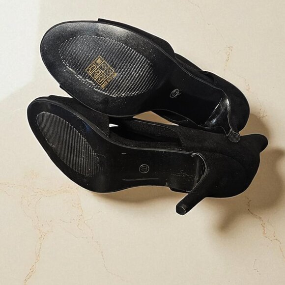 Women's Unbranded Black High Heels, Size 9.5 -- ITEM #3312 - Picture 7 of 7